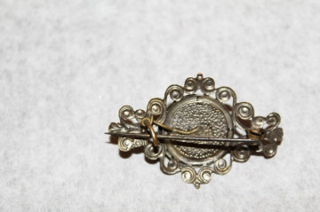 Brosa antique sticla rosie perioada georgiana cca. 1800 - 1820