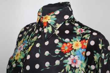 Cămașă cu buline și print floral – anii ’70, guler supradimensionat - Img 4