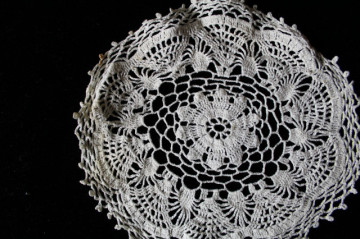 Mileu floral anii ’60 din dantelă de bumbac – vintage romantic