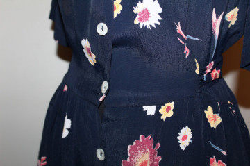 Rochie bleumarin cu print floral – vintage anii ’90, viscose - Img 6
