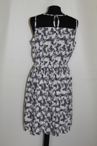 Rochie vintage alb‑negru cu print fluturi – stil retro - Img 3