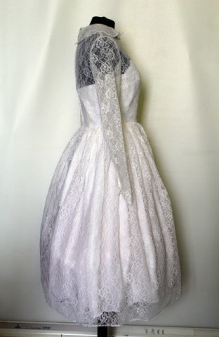 Rochie vintage clos din dantelă albă anii 50