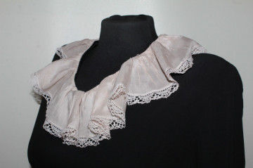 Rochie vintage din crepe cu guleraș roz – eleganță rafinată anii ’40 - Img 5