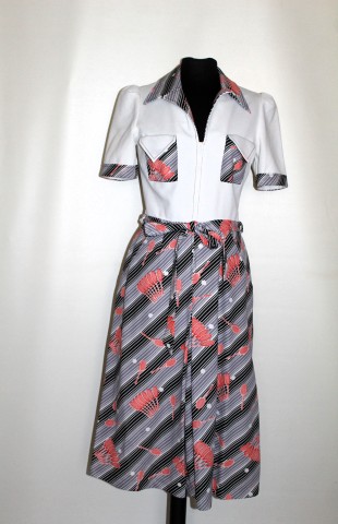 Rochie vintage print rachete de tenis anii ’70 – diolen coral pe gri & negru