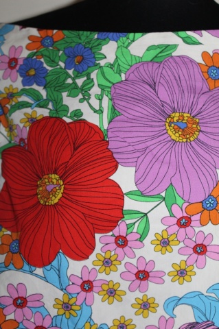 Bluză florală multicoloră repro – stil anii ’60, din poplin de bumbac - Img 2