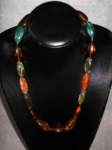 Colier vintage galben, maro si verde anii '60