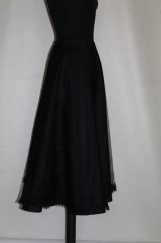 Fustă din tulle negru anii ’90 – volum, dinamism și spirit retro - Img 3