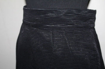 Fustă retro Il Baco da Seta – grosgrain mătase neagră, anii ’80-’90 - Img 4