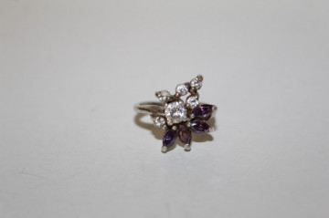 Inel vintage cu cristale și ametist – bijoux statement anii ’70