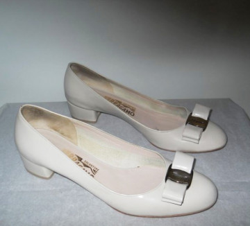 Pantofi gri "Salvatore Ferragamo"