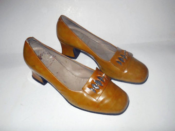 Pantofi lac mustar anii '60