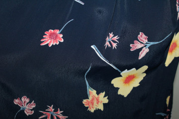 Rochie bleumarin cu print floral – vintage anii ’90, viscose - Img 7
