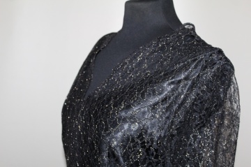 Rochie de seară din dantelă neagră cu fir auriu – anii ’70 - Img 4