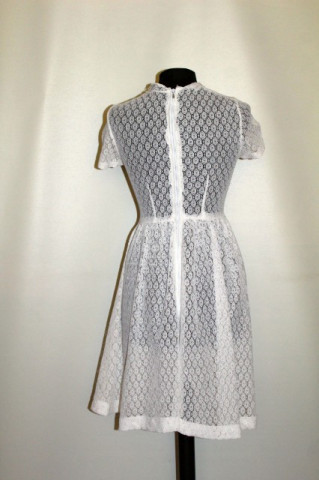 Rochie vintage din dantelă albă anii 50