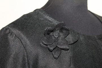 Rochie vintage neagră din crepe anii 60