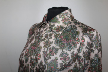Rochie vintage print oriental verde anii ’70 – poliester fin, nasturi lucite - Img 5