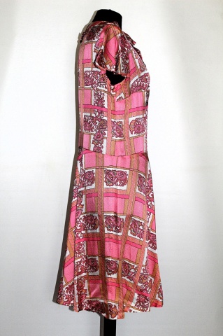 Rochie vintage roz paisley – anii ’60, mătase mixtă, realizată manual - Img 4