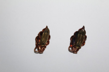 Shoe clip vintage din alamă și email – anii ’50‑’60, ornament frunză și floare - Img 5