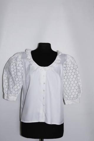Cămașă retro cu mâneci bufante și broderie spartă – anii ’80