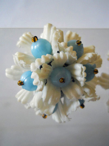 Clips floare bicolora anii '50