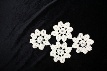 Crochet dantelă trei flori anii 60