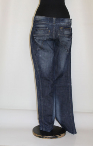 Jeans skinny albastru închis cu buzunare aplicate – vibe retro casual - Img 2