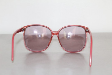 Ochelari de soare roz 'Liz Clairborne" anii '70
