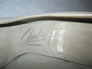 Pantofi vintage alb murdar anii '50 - '60