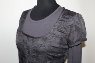 Rochie suprapuneri si print grafic anii '90