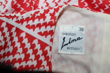 Rochie vintage alb și rosu fusta pliseuri print geometric anii '70