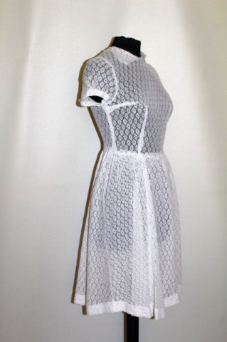 Rochie vintage din dantelă albă anii 50