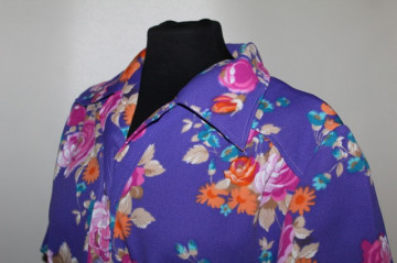 Rochie vintage flori multicolore pe fond violet anii 70