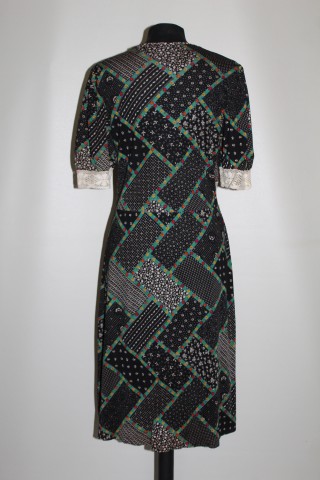 Rochie vintage inserții dantelă anii ’70 – floral pe fond negru, boho-chic - Img 5