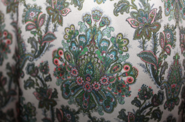 Rochie vintage print oriental verde anii ’70 – poliester fin, nasturi lucite - Img 6