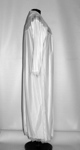 Set alb ornamentat cu dantelă – vintage romantic anii ’70 - Img 4