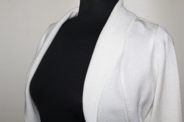 Bolero alb tricotat – croială scurtă, stil minimalist - Img 5