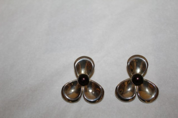 Clips floare trei petale anii '70
