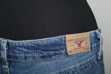 Jeans American Eagle – denim albastru prespălat, talie joasă - Img 5