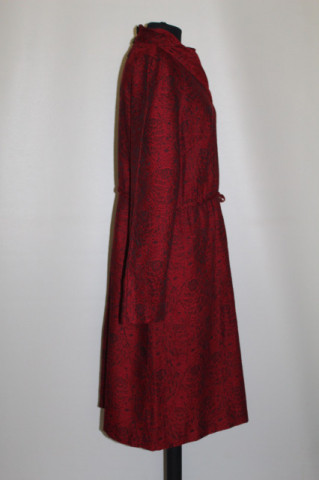 Rochie vintage din jacquard roșu cu negru anii 60