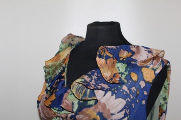Rochie vintage din voal floral – anii ’60, talie empire, realizată manual - Img 6