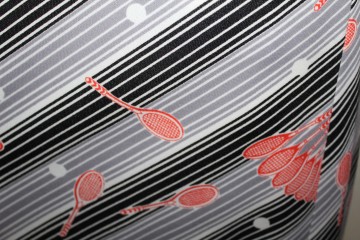 Rochie vintage print rachete de tenis anii ’70 – diolen coral pe gri & negru - Img 6
