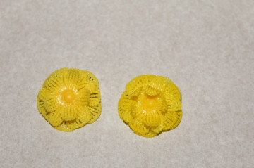 Cercei vintage floare galbena anii '60