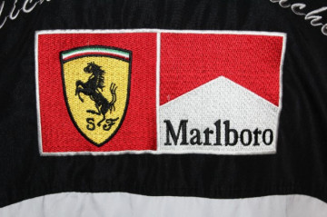 Jachetă Ferrari semnată de Michael Schumacher 1996
