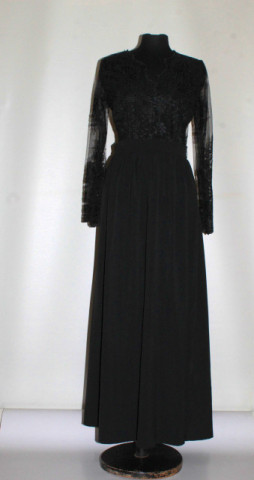 Rochie de seară cu bust din dantelă – repro anii ’70