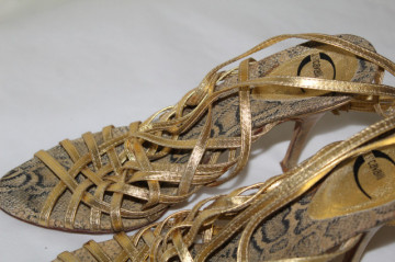 Sandale aurii Just Cavalli – vintage statement, glam retro - Img 7
