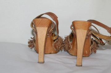 Sandale retro cu franjuri Just Cavalli – vintage rock chic - Img 6