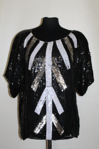 Bluza cu paiete si model grafic anii '80