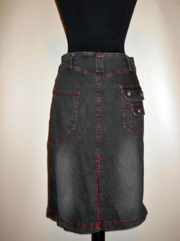 Fusta neagra din jeans cu cusaturi rosii anii '90
