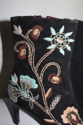 Ghete cu broderie florală Charlotte Sparre – maro închis vintage - Img 3