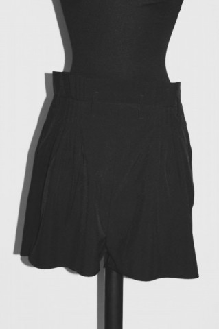 Pantaloni scurți negru – vintage Gina Tricot